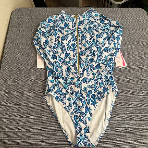 LILLY PULITZER - Randee Rashguard UPF+50 Resort White Shell Collector - Picture 2 of 4